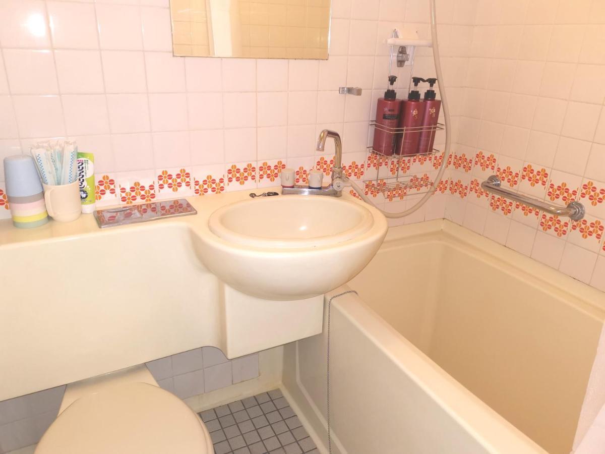 B House -- Self Check In -- Room Number & Password Is In The Following Email Токио Екстериор снимка